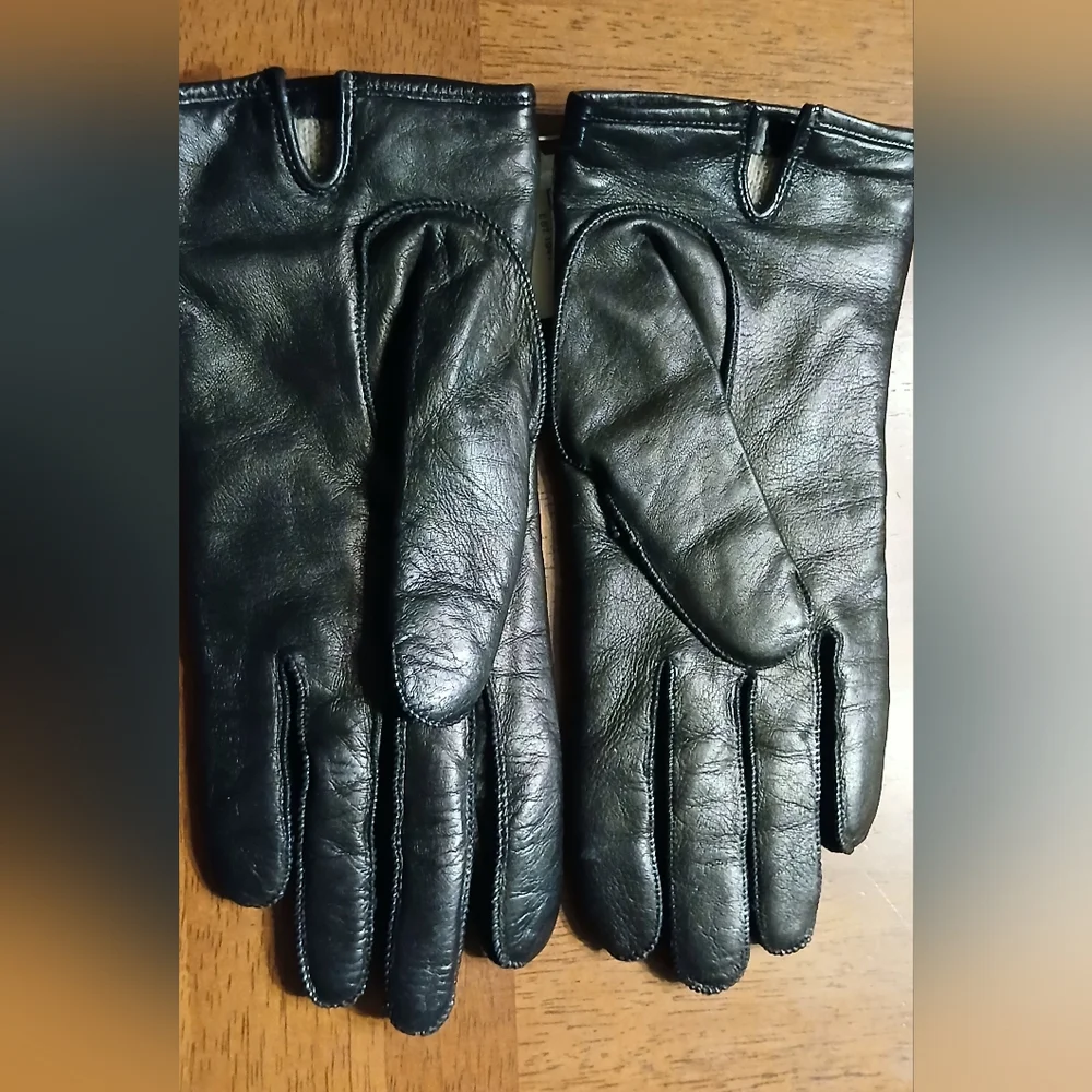NWT Coach Leather Cashmere Iined gloves Sz 7